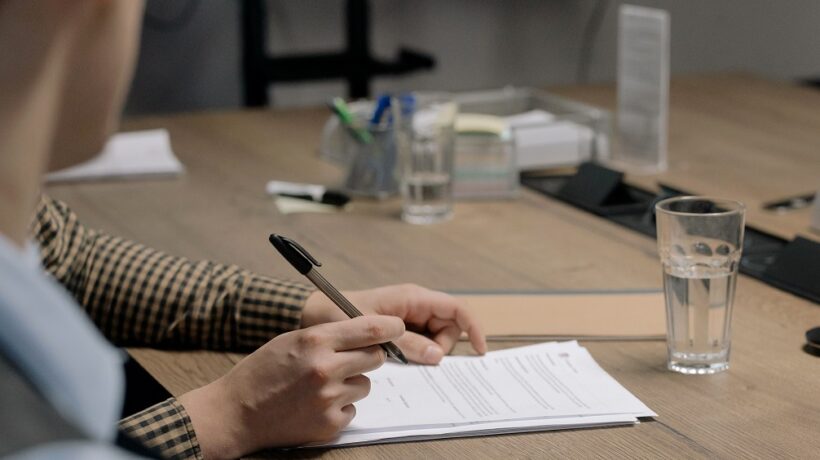 Wynajem pokoju bez umowy: Prawa studenta i odzyskanie pieniędzy 2026/2027