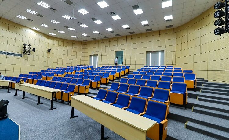 Чим відрізняється навчання в університеті від школи? Посібник для першокурсників