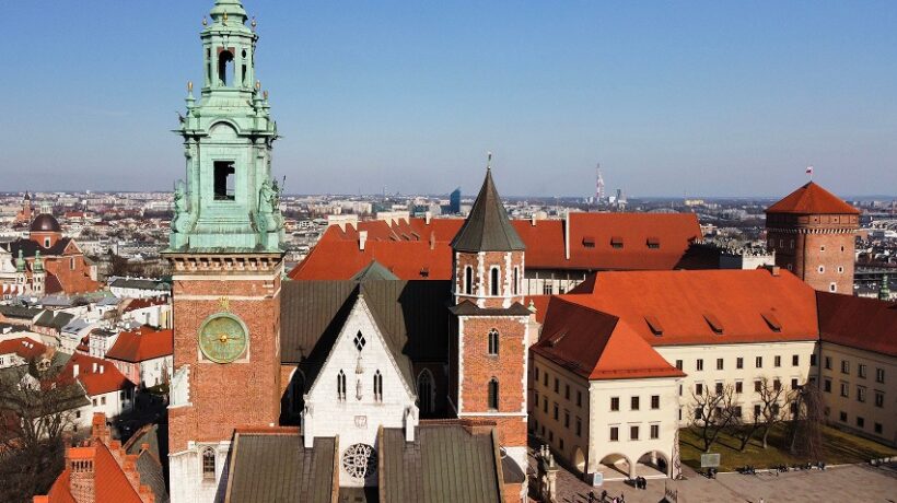 Najlepsze bary i kluby studenckie w Krakowie – gdzie są najtańsze piwa i promocje na ELS?